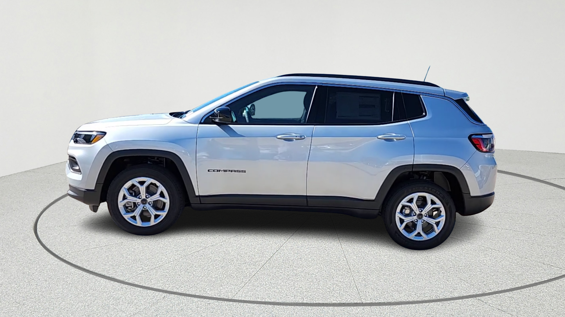 その他 Gray Sheep COLOR New Silver Zynith Metallic Clearcoat 2026 Jeep Compass Latitude