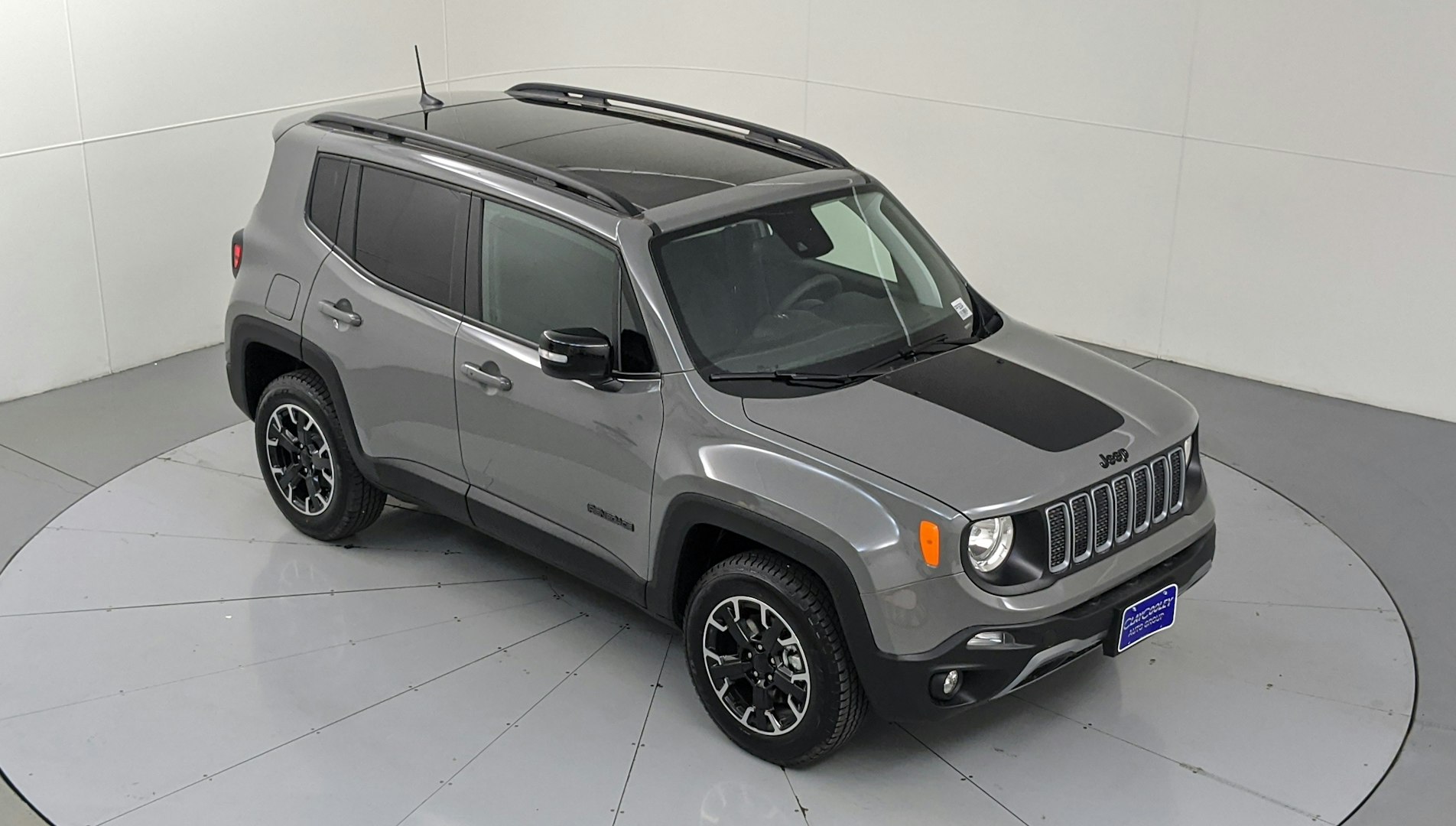 https://clyclcjdr-ez360.imgix.net/ZACNJDB13PPP36304/ZACNJDB13PPP36304-2023-Jeep-Renegade.sp_turntable_pic.1224.16x9-3840x2160-4K.20230721110743.jpg?rect=441%2C58%2C3060%2C1736&h=1080